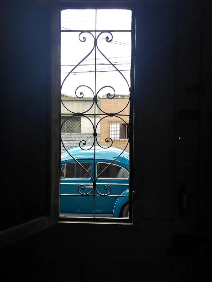 Quarto Em Casa Atelie Com Sol No Quintal Apartment Sao Paulo Homestay